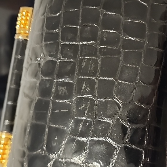 VINTAGE PANTERA BLACK PATENT LEATHER CLUTCH WITH GOLD HARDWARE - Picture 13 of 15